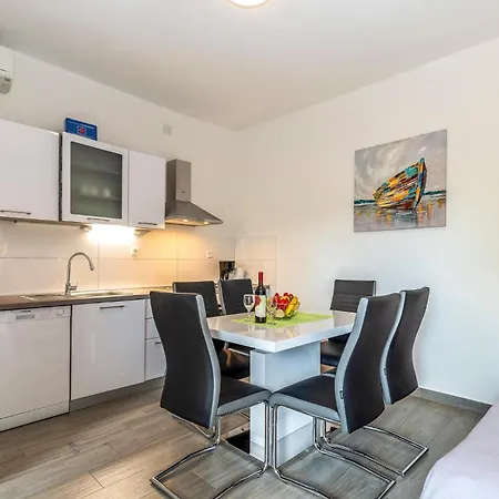 Apartment Amazing In With Wifi Jasenice (Zadar)